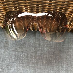 GUESS WOMEN’S SUNGLASSES